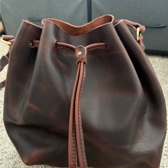 Portland leather Elegant Brown Leather Bucket Bag - Picture 7 of 13